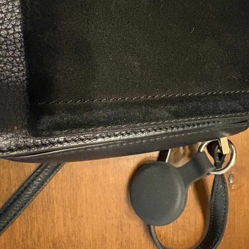 Kate Spade Elegant Black Crossbody Bag - Picture 9 of 16